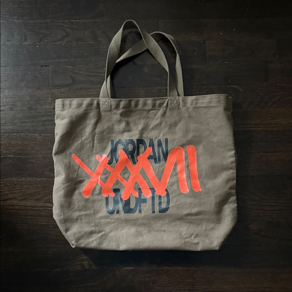 Lightly USED Jordan x UNDFTD tote in good condition